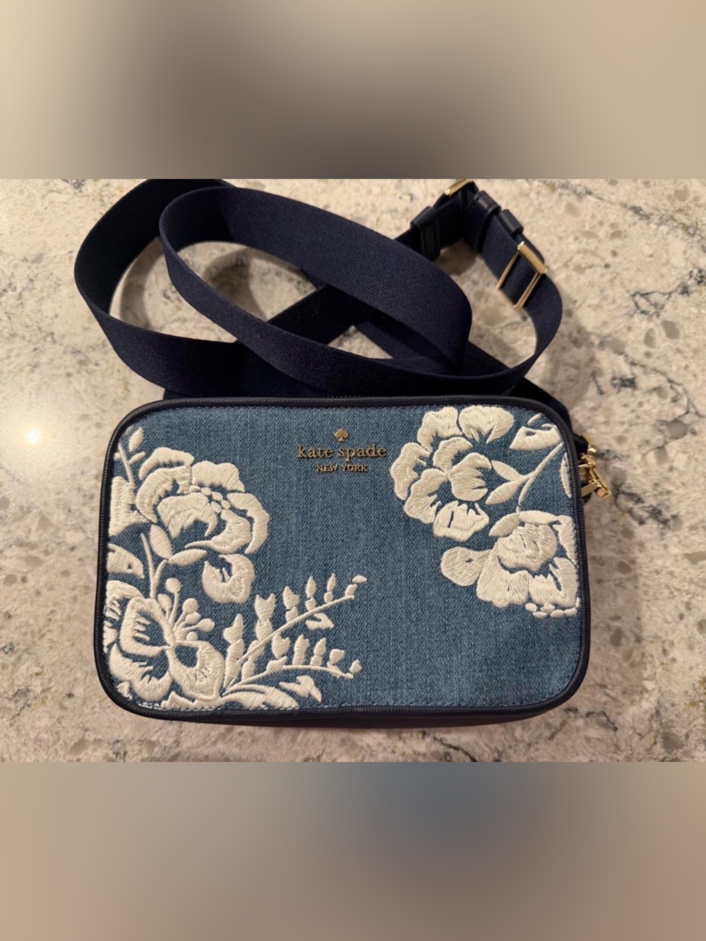 Kate Spade New York Madison Vase Floral Mini Camera Bag